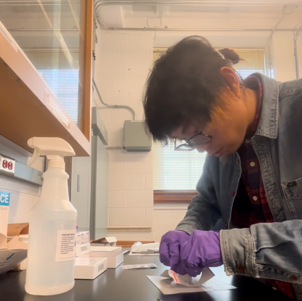Meet our Grad Student Scholars: Xiaoli Xiong - Illinois-Indiana Sea Grant